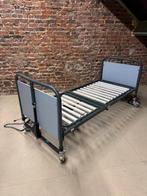 Ziekenbed - zorg bed - elektrisch, Huis en Inrichting, Slaapkamer | Bedden, Verstelbaar, 90 cm, Zo goed als nieuw, Robuust en sterk frame