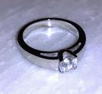 Damesring zilver met witte zirkonia, Handtassen en Accessoires, Ringen, Met strass, 19 tot 20, Nieuw, Dame