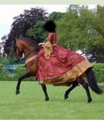 Spaanse jurk/ robe de spectacle/ onderlegger borstriem, Ophalen of Verzenden, Zo goed als nieuw