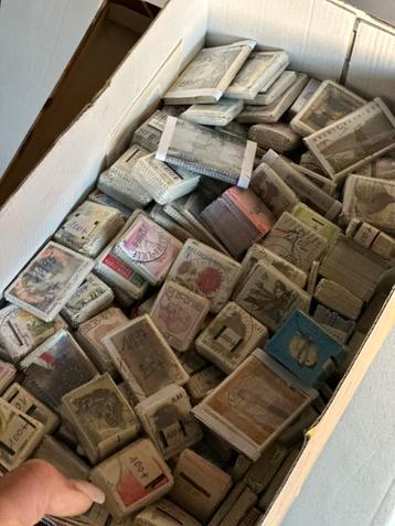 Postzegels  beschikbaar voor biedingen