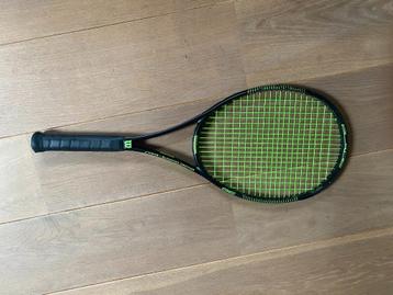 Tennis racket Wilson Blade 98 met tennis zak  disponible aux enchères