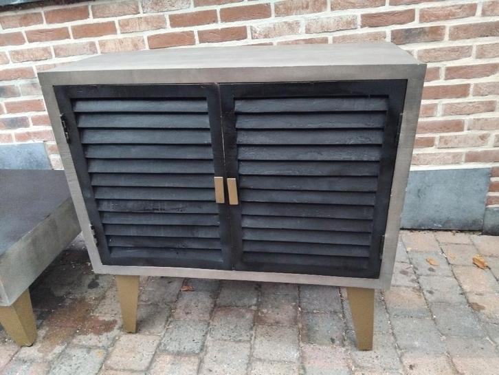 wandkast + salontafel in zelfde stijl massief Mango, Huis en Inrichting, Kasten | Wandmeubels, Gebruikt, Ophalen of Verzenden