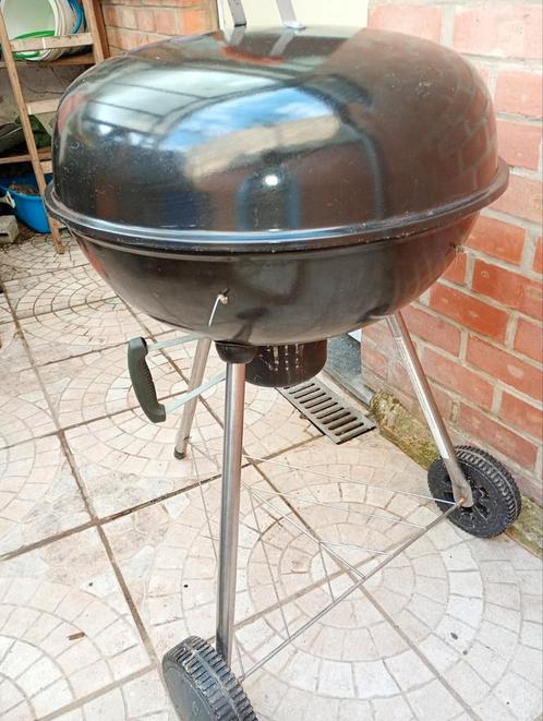 1. B. B. Q   MATERAL, Tuin en Terras, Houtskoolbarbecues, Zo goed als nieuw, Ophalen