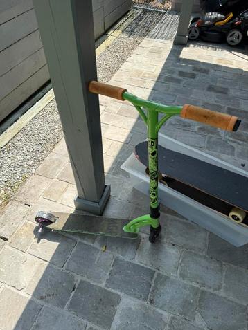 MADD GEAR TEAM EDITION SCOOTER MGP VX2 GREEN, Enlèvement, Utilisé, Step simple, MGP