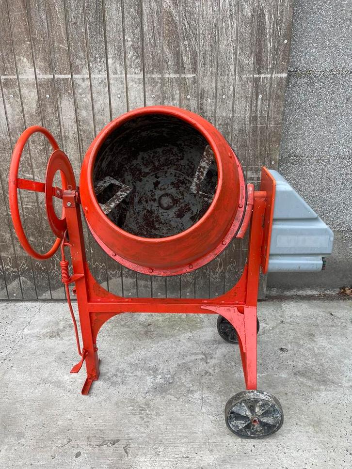 Betonmolen atika profi 145 s, Doe-het-zelf en Bouw, Betonmolens, Zo goed als nieuw, Ophalen