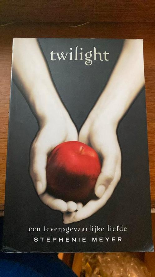 Stephenie Meyer - Twilight, Livres, Livres pour enfants | Jeunesse | 13 ans et plus, Comme neuf, Enlèvement ou Envoi