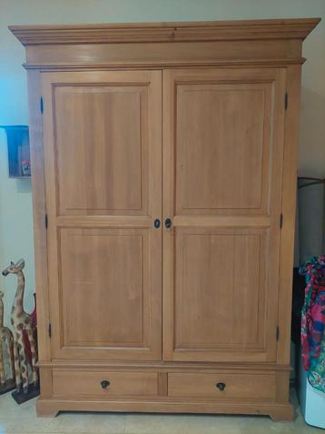 Garderobe in Louis Philippe-stijl in massief grenenhout beschikbaar voor biedingen