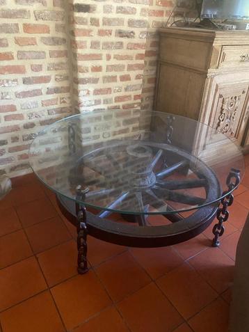 Unieke salontafel met zwaar veiligheidsglas  beschikbaar voor biedingen