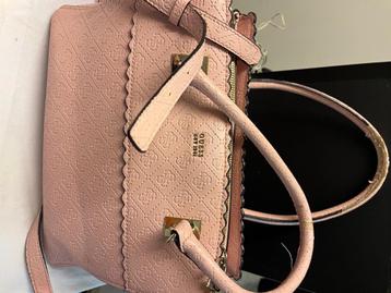 Guess handtas beschikbaar voor biedingen