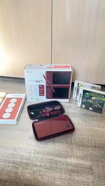 Nintendo DSi XL set met toebehoren en spelletjes., Consoles de jeu & Jeux vidéo, Consoles de jeu | Nintendo DS, Comme neuf, Rouge
