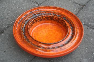 Grote West-germany oranje schotel (30cm diameter) jaren 60   beschikbaar voor biedingen
