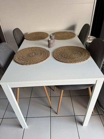 Verstelbare eettafel 74x120 (180) 4-6 persoons in nieuwstaat beschikbaar voor biedingen