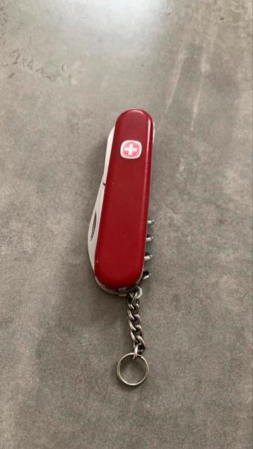 Wenger Delémont vintage beschikbaar voor biedingen