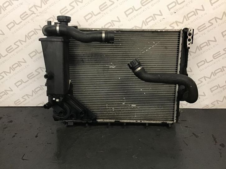Radiateur BMW E46 330i, Autos : Pièces & Accessoires, Moteurs & Accessoires, Utilisé, Enlèvement ou Envoi