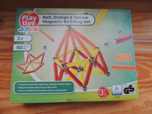Set de construction magnétique Rouge, orange, jaune, Enfants & Bébés, Jouets | Éducatifs & Créatifs, Construction, Enlèvement
