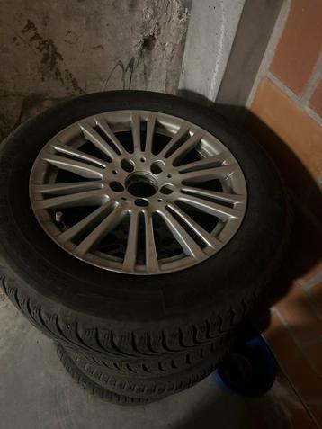 Banden op velgen(mercedes) beschikbaar voor biedingen