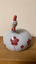 Ancienne poule j Line moyenne à fleurs rouges