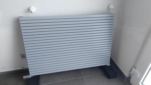 Vasco Carré CPHN1 horizontale Design radiator RAL7040, Doe-het-zelf en Bouw, Verwarming en Radiatoren, Gebruikt, Radiator, 30 tot 80 cm