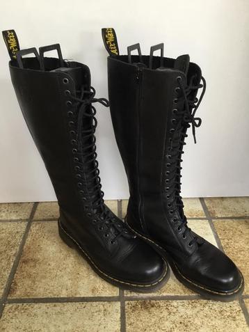Dr. Martens, 1B60 BEX PISA leren kniehoge laarzen, zwart beschikbaar voor biedingen