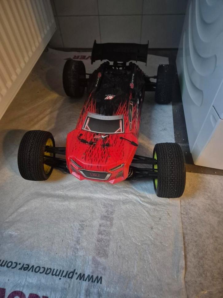 Te koop arrma talion 4x4 flux 6s, Hobby en Vrije tijd, Modelbouw | Radiografisch | Auto's, Zo goed als nieuw, Ophalen