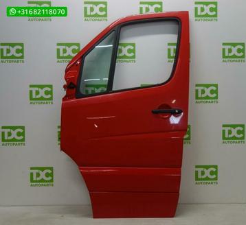 Mercedes Sprinter W906 ('06-'18) Voorportier links rood beschikbaar voor biedingen