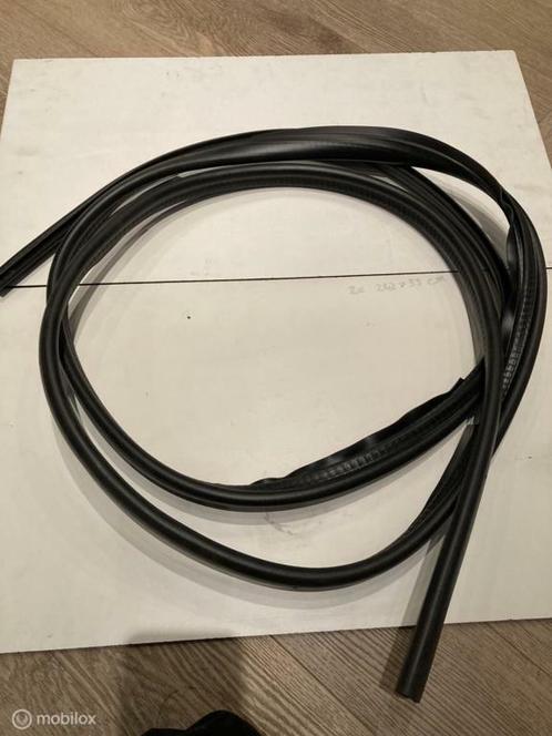 Achterkleprubber origineel BMW Touring E30 ('88-'94), Auto-onderdelen, Klein materiaal, BMW, Nieuw, Ophalen of Verzenden