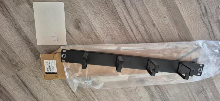 Guide-câbles vertical 1U AFL Hyperscale avec 4 anneaux – Neu, Informatique & Logiciels, Armoires de serveurs, Comme neuf, Enlèvement ou Envoi