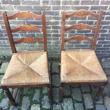 3 antieke stoelen