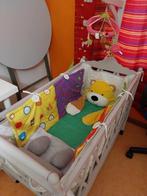 Berceau en bois sur roulettes avec garniture retrait  Ath, Enfants & Bébés, Enlèvement