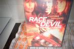 DVDRace With The Devil., CD & DVD, DVD | Thrillers & Policiers, Comme neuf, Thriller d'action, À partir de 6 ans, Enlèvement ou Envoi
