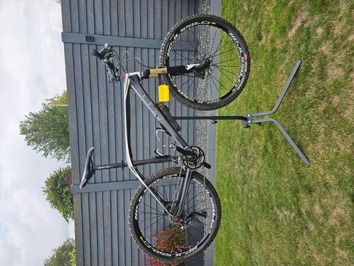 MTB  CUBE superlite  Carbon, Fietsen en Brommers, Fietsen | Heren | Sportfietsen en Toerfietsen, Zo goed als nieuw, Ophalen