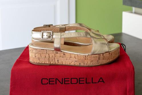 Chaussures (sandales), marque Cenedella, taille 36, comme ne, Vêtements | Femmes, Chaussures, Comme neuf, Sandales et Mûles, Autres couleurs