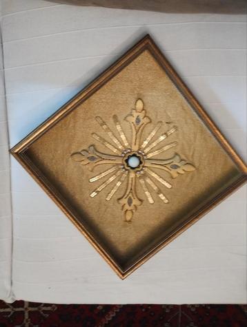 handwerk liturgisch motief in kader beschikbaar voor biedingen