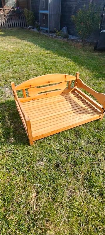 Houten hondenmand ZONDER kussen  beschikbaar voor biedingen
