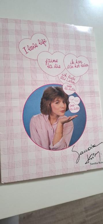 sandra kim  beschikbaar voor biedingen