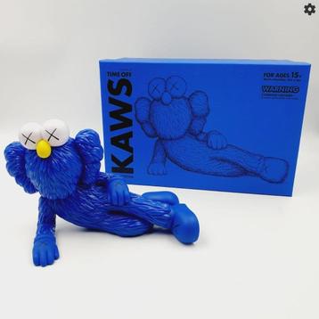 KAWS Time Off Vinyl “Blue” Figure – Limited Edition beschikbaar voor biedingen