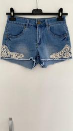 jeansshort met kanten detail maat 34-36, Kleding | Dames, Spijkerbroeken en Jeans, Blauw, W28 - W29 (confectie 36), Ophalen of Verzenden