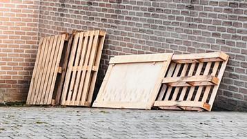 Gratis houten paletten (geen euro) beschikbaar voor biedingen
