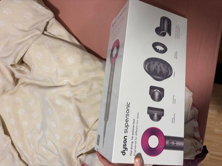 Dyson supersonic neuf, Bijoux, Sacs & Beauté, Beauté | Soins des cheveux, Neuf, Sèche-cheveux, Enlèvement ou Envoi
