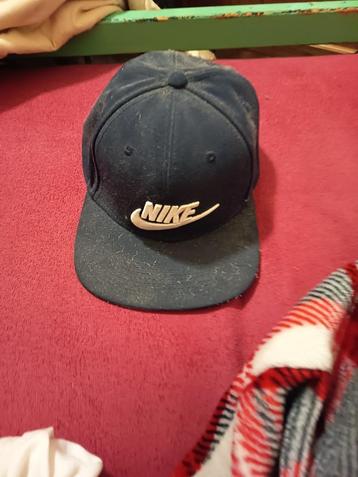 Nike pet beschikbaar voor biedingen