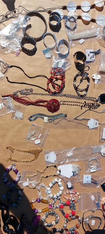 Bijoux  beschikbaar voor biedingen