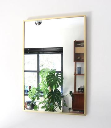Vintage gouden metalen seventies spiegel beschikbaar voor biedingen