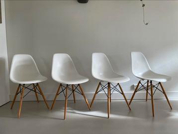 Chaises d'appoint en plastique Vitra Eames DSW White Ash