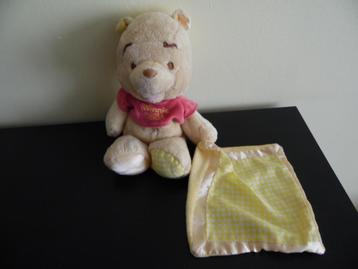 PLUCHE KNUFFEL WINNIE THE POOH DISNEY beschikbaar voor biedingen