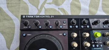 Traktor Kontrol S4 beschikbaar voor biedingen