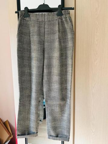 Geruite broek met gouddraad beschikbaar voor biedingen