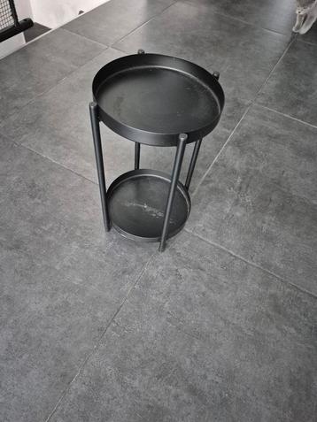 Plant pot stand  beschikbaar voor biedingen