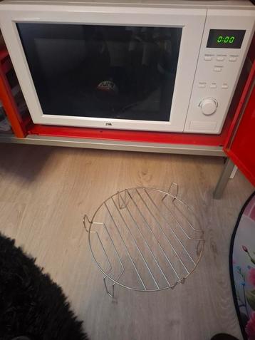 Etna micro/oven/gril zo goed al new weinig gebruikt(mancave) beschikbaar voor biedingen