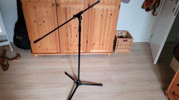 Microfoon standaard  beschikbaar voor biedingen