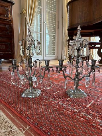2 chandeliers, Enlèvement